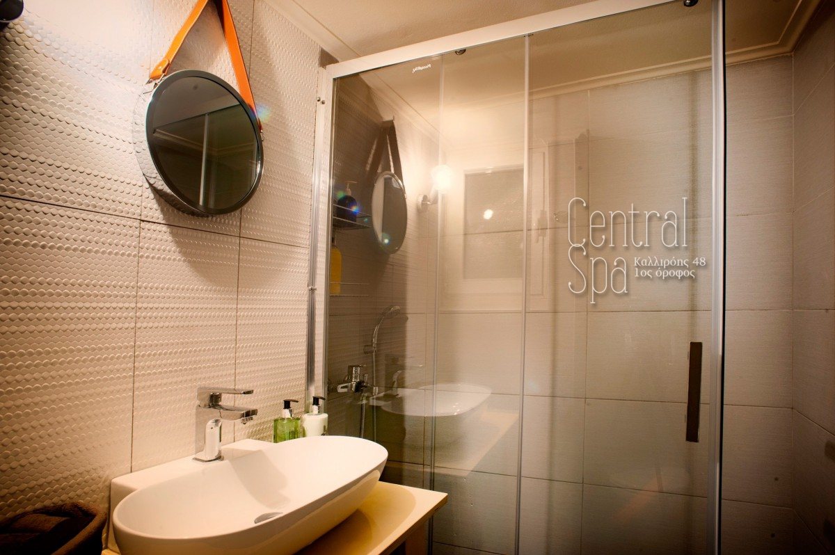 Central Spa - Erotic Massage in Athens, Greece