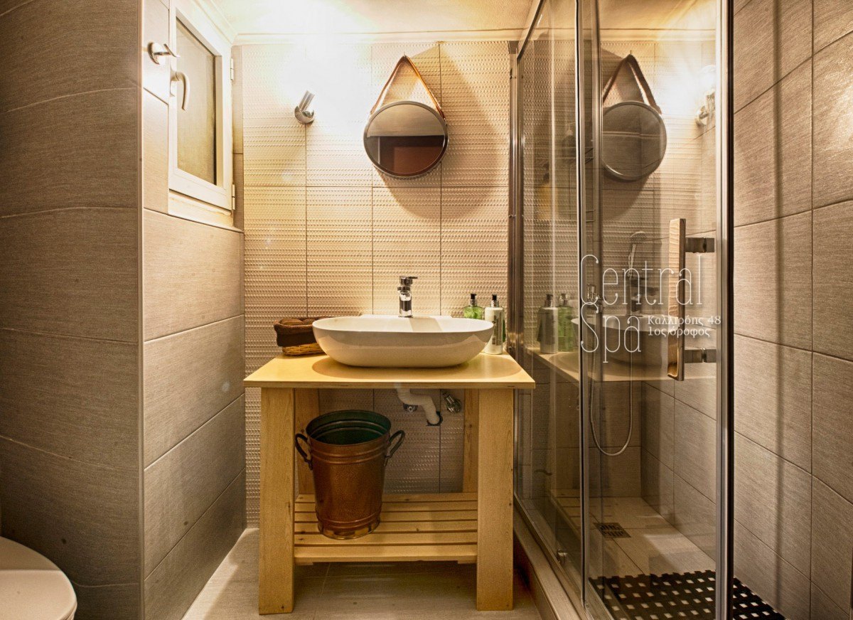 Central Spa - Erotic Massage in Athens, Greece