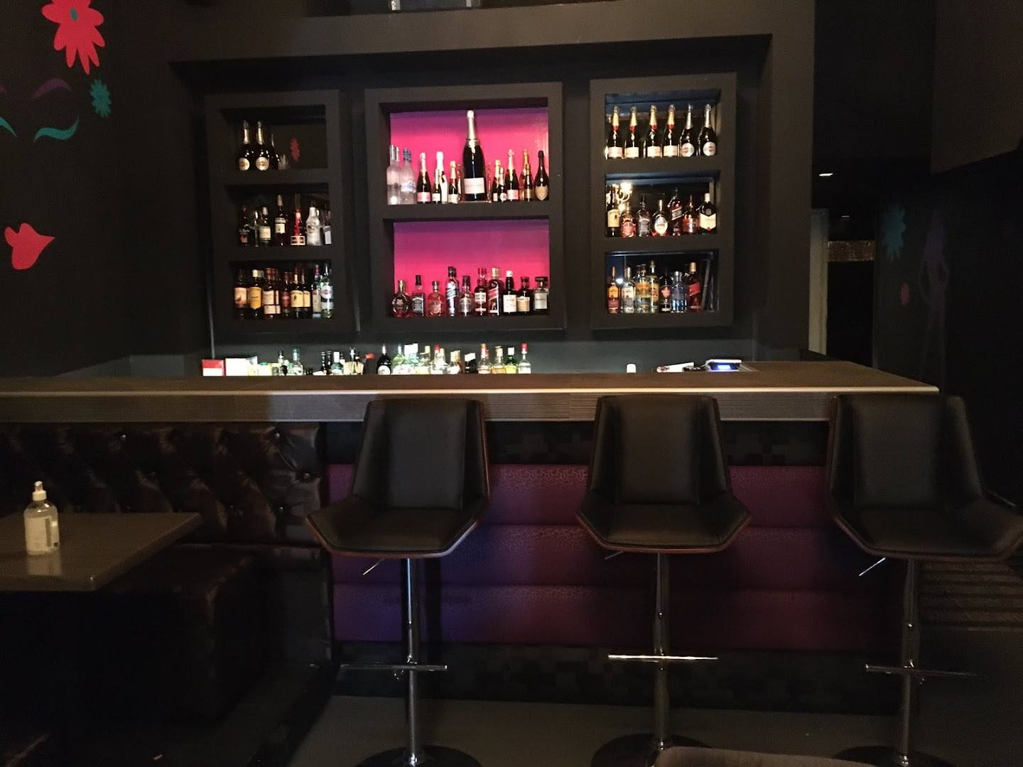 Elite Night Club | Strip Club And Live Show | Athens - Nightclub in Athens, Greece