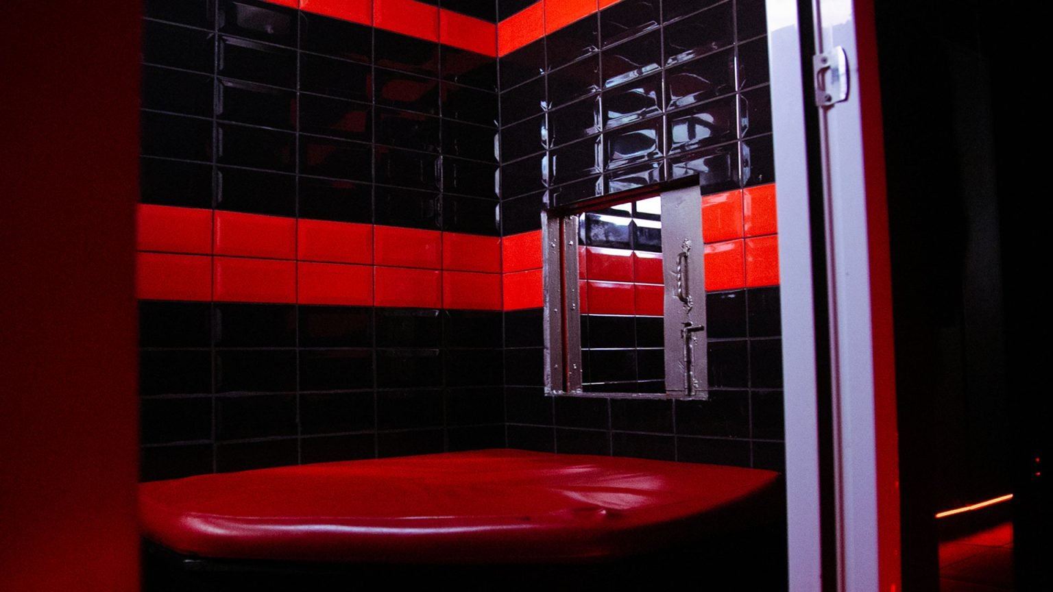 8 Downtown Athens - Swinger Club in Athens, Greece