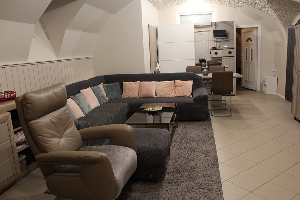 Dreamhouse Massage - Erotic Massage in Budapest, Hungary