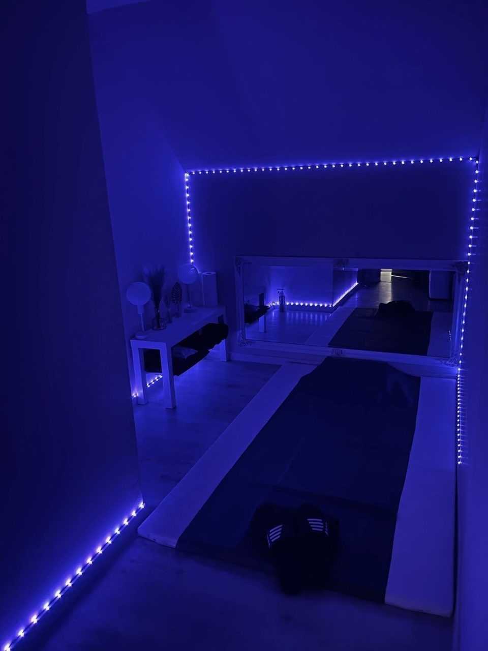 Euphoria Massage - Erotic Massage in Budapest, Hungary