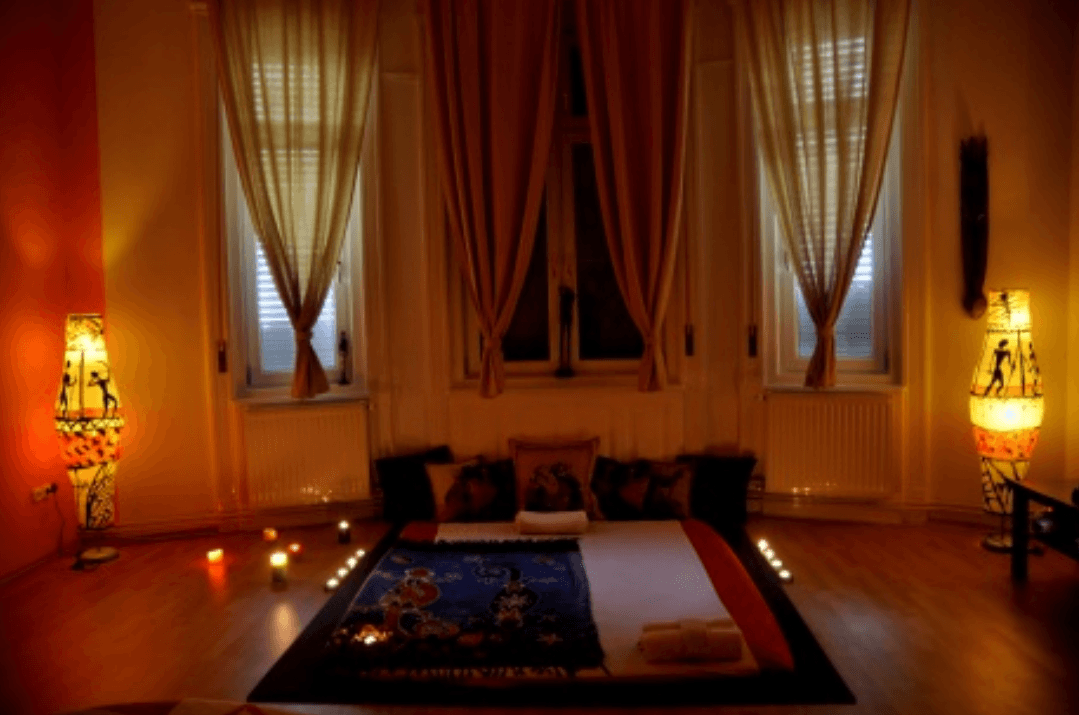 Ezüst Szalon - Erotic Massage in Budapest, Hungary