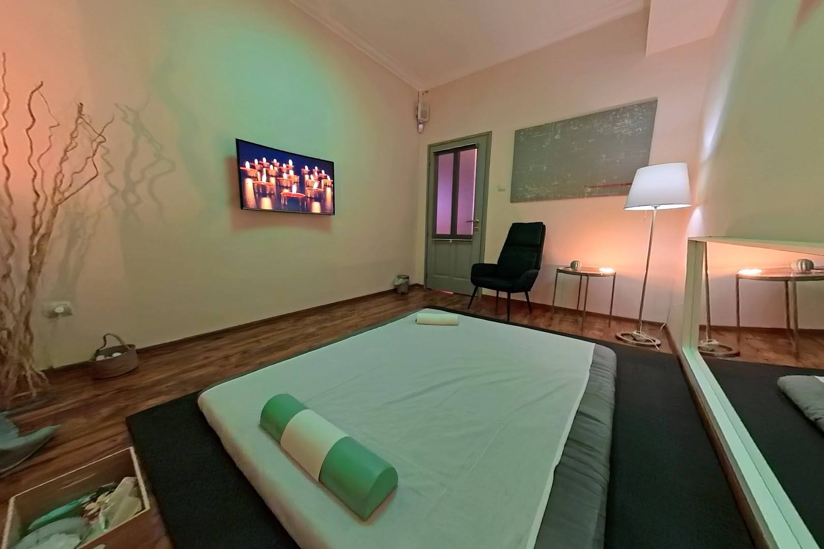 Massage666.com Gold Salon - Erotic Massage in Budapest, Hungary