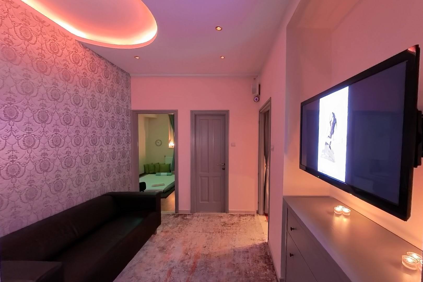 Massage666.com Gold Salon - Erotic Massage in Budapest, Hungary