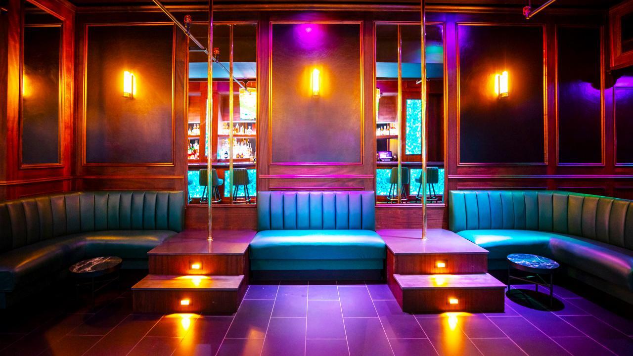 Dolls Club Gentlemen's Club - Budapest - Nightclub in Budapest, Hungary