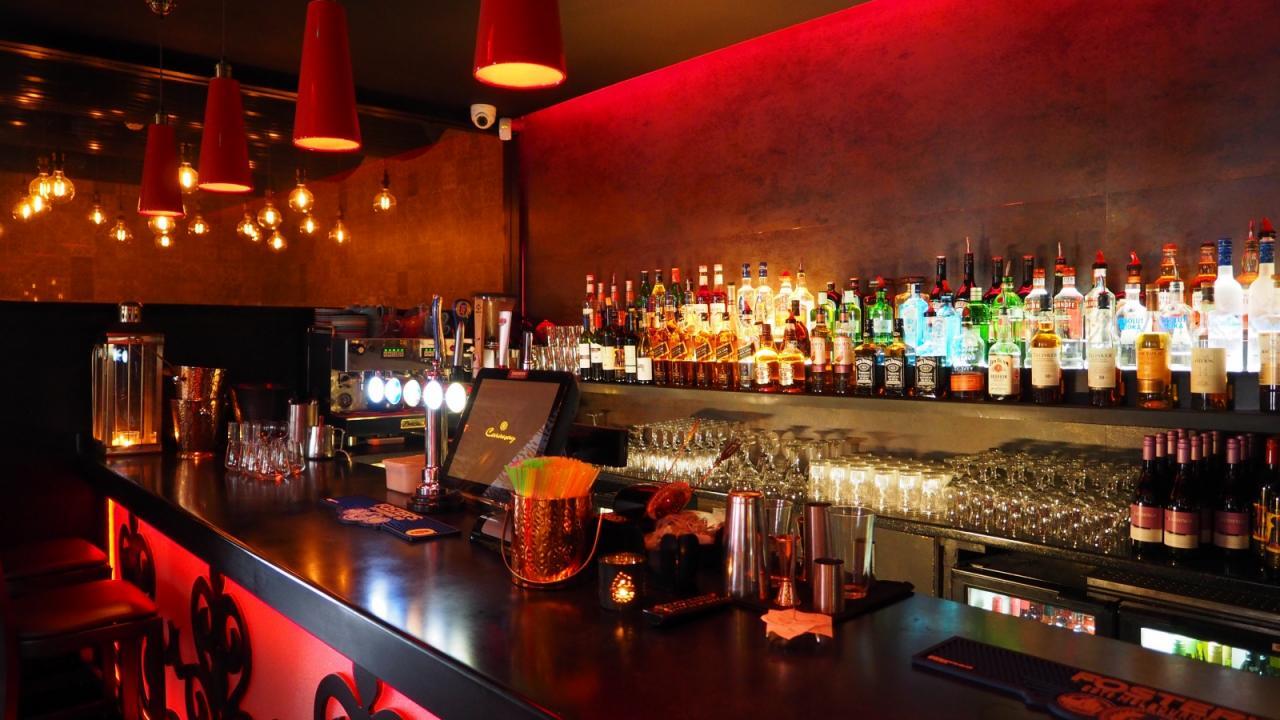 Dolls Club Gentlemen's Club - Budapest - Nightclub in Budapest, Hungary