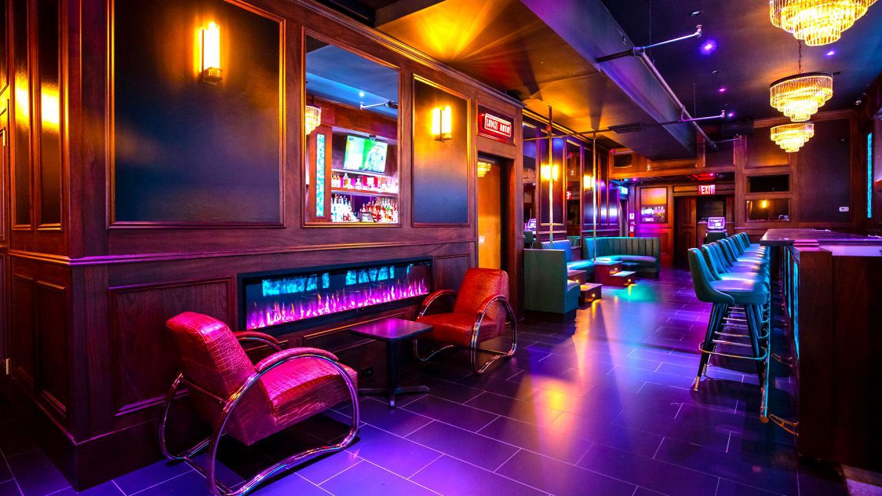Dolls Club Gentlemen's Club - Budapest - Nightclub in Budapest, Hungary