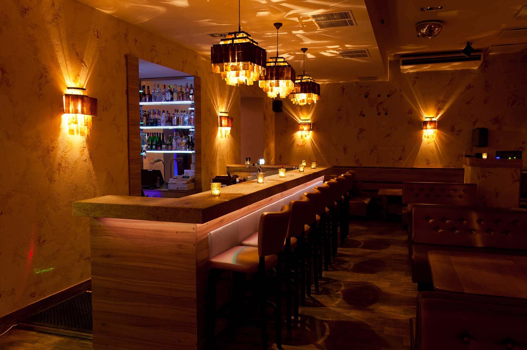 Marilyn Night Club | Gentlemen's Club, Striptease Bar - Nightclub in Budapest, Hungary