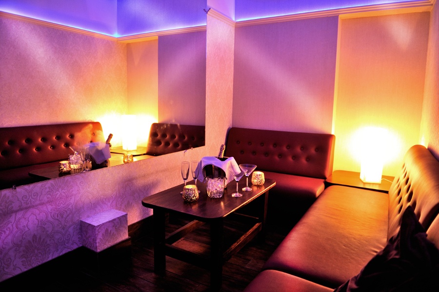 Marilyn Night Club | Gentlemen's Club, Striptease Bar - Nightclub in Budapest, Hungary