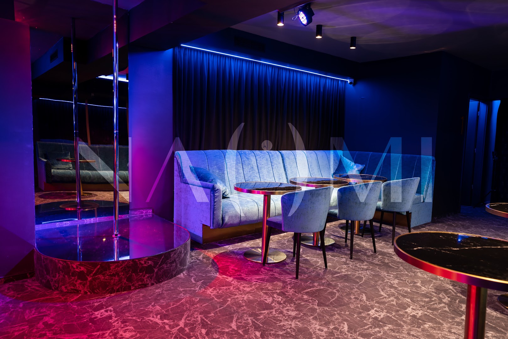 Naomi Club For Gentlemen - Nightclub in Budapest, Hungary