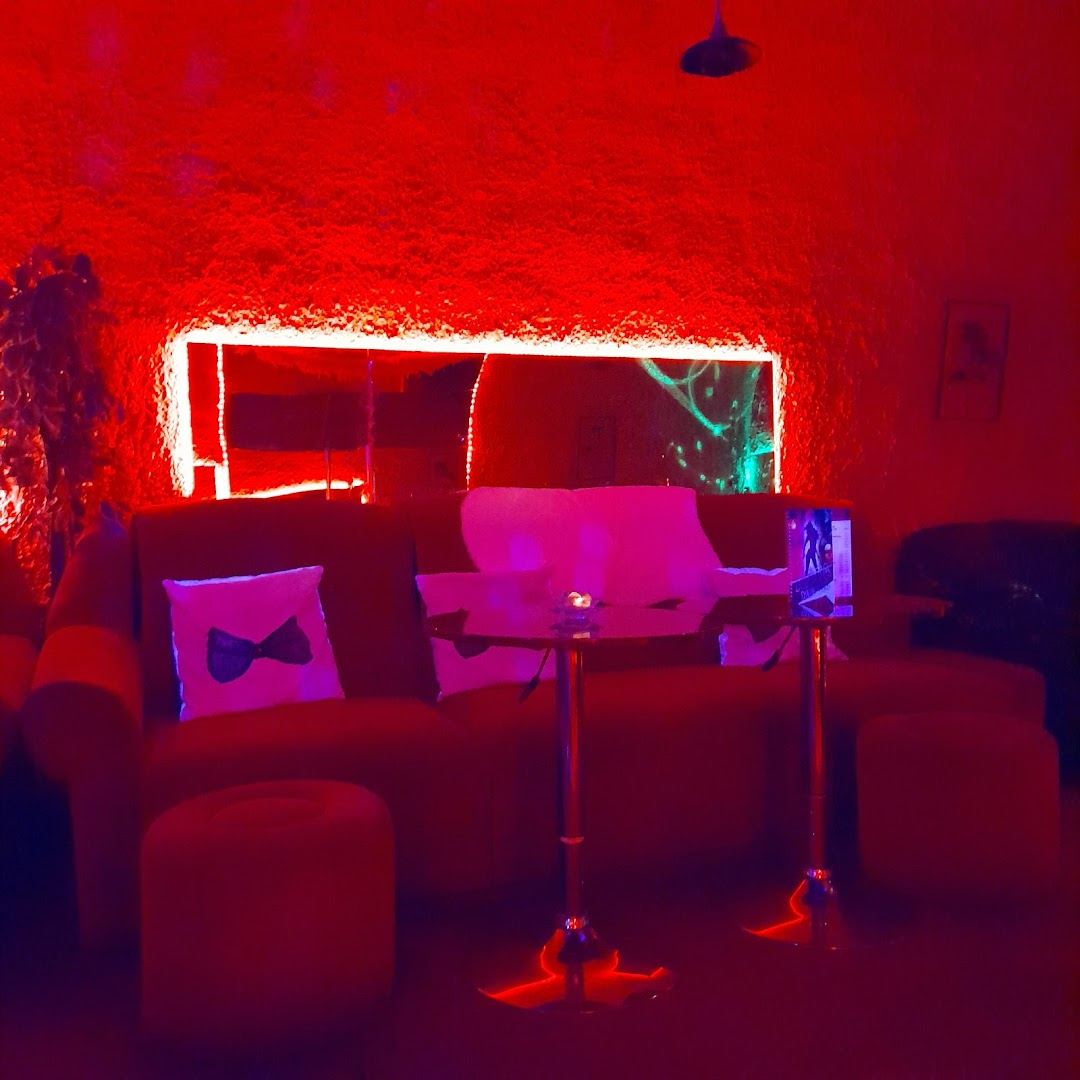 Anita Mulató - Nightclub in Eger, Hungary