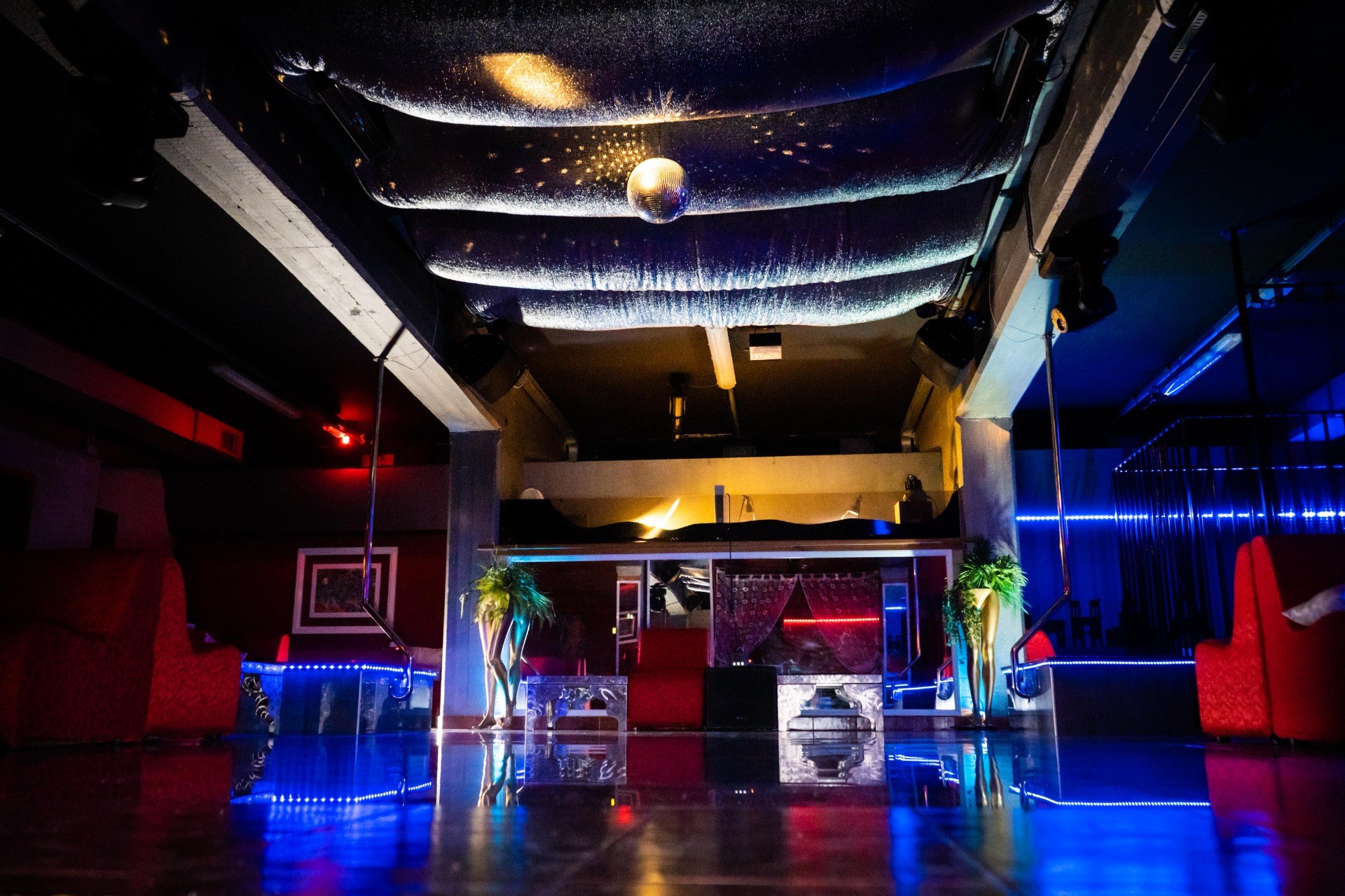 Iris Club Prive - Swinger Club in Bedizzole, Italy
