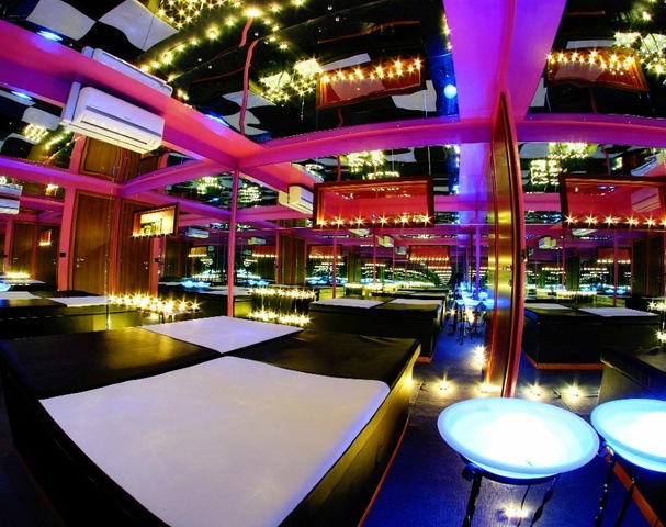Glamour Club - Swinger Club in Campania, Italy