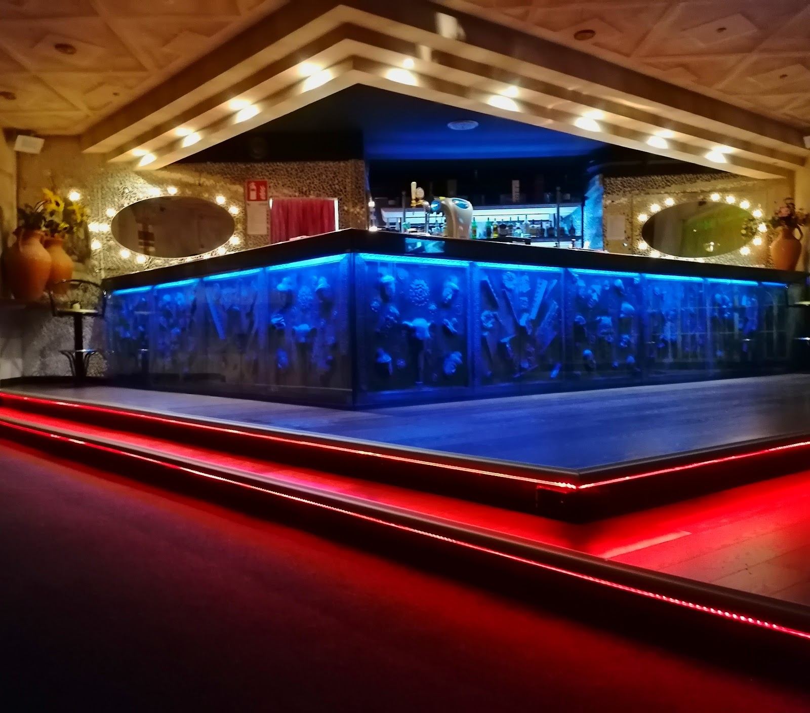 Josephine Night Club Music Hall - Nightclub in Castelfidardo, Italy