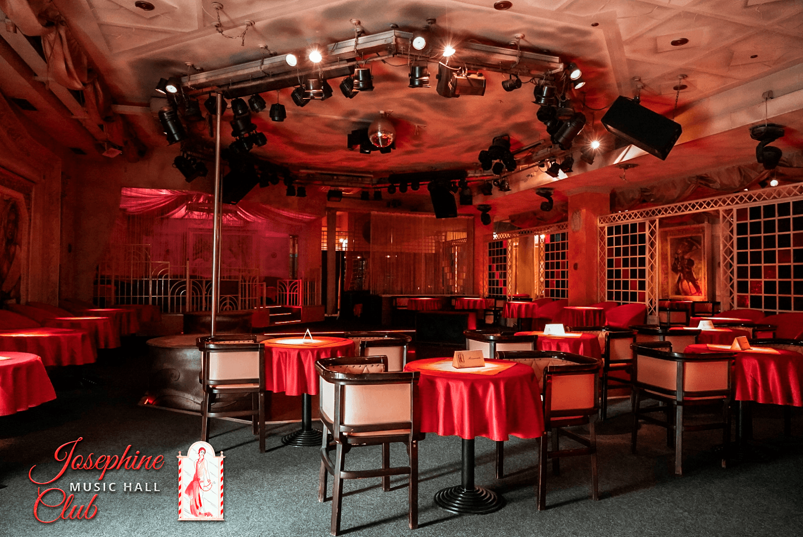Josephine Night Club Music Hall - Nightclub in Castelfidardo, Italy