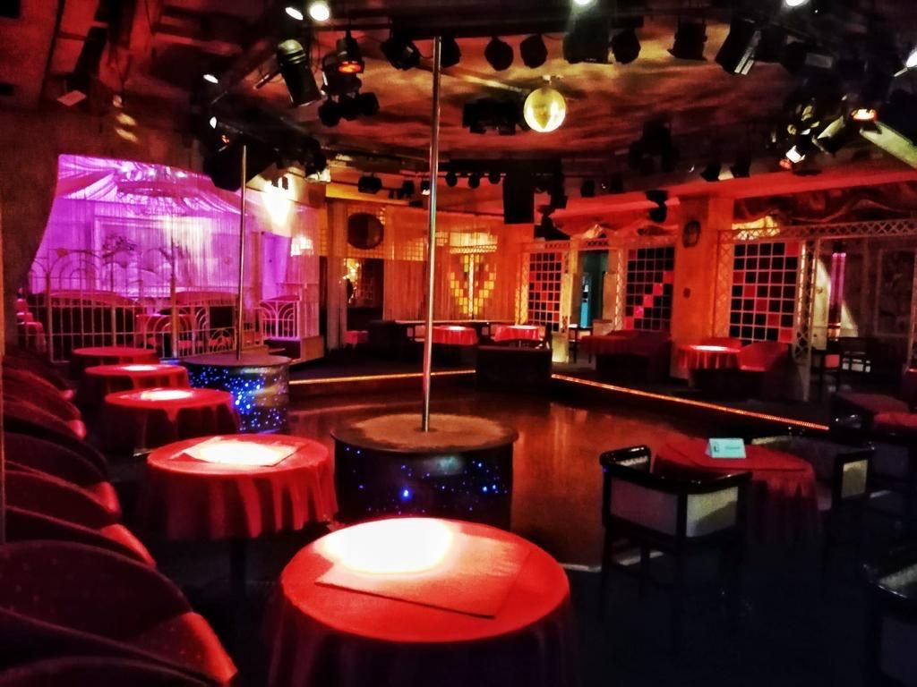Josephine Night Club Music Hall - Nightclub in Castelfidardo, Italy