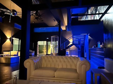 Freelifestyle Club Privè In Milano - Swinger Club in Cusago, Italy