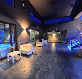 Freelifestyle Club Privè In Milano - Swinger Club in Cusago, Italy