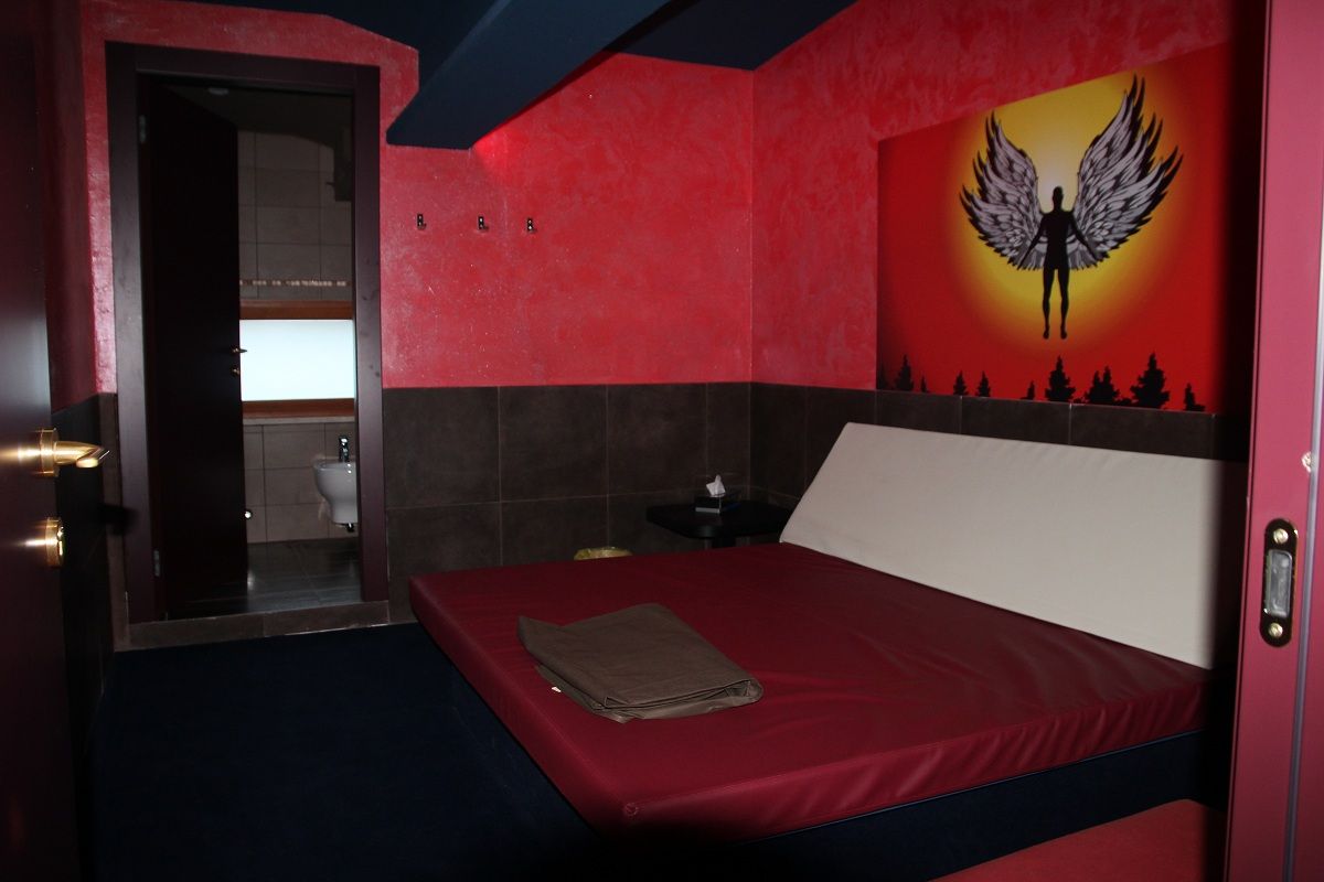 Olimpo 2 - Swinger Club in Forino, Italy
