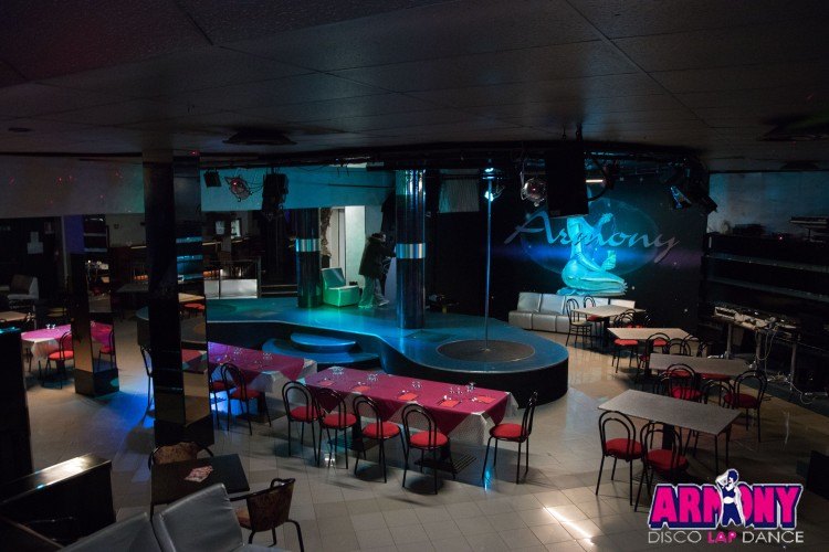 Night Club Armony - Nightclub in Guattarella, Italy