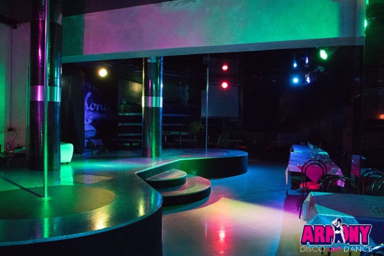 Night Club Armony - Nightclub in Guattarella, Italy