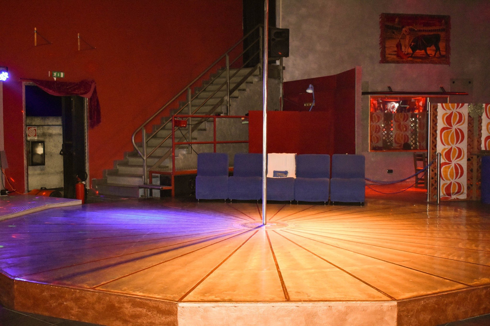 New Lutring Night Club - Nightclub in Latina, Italy