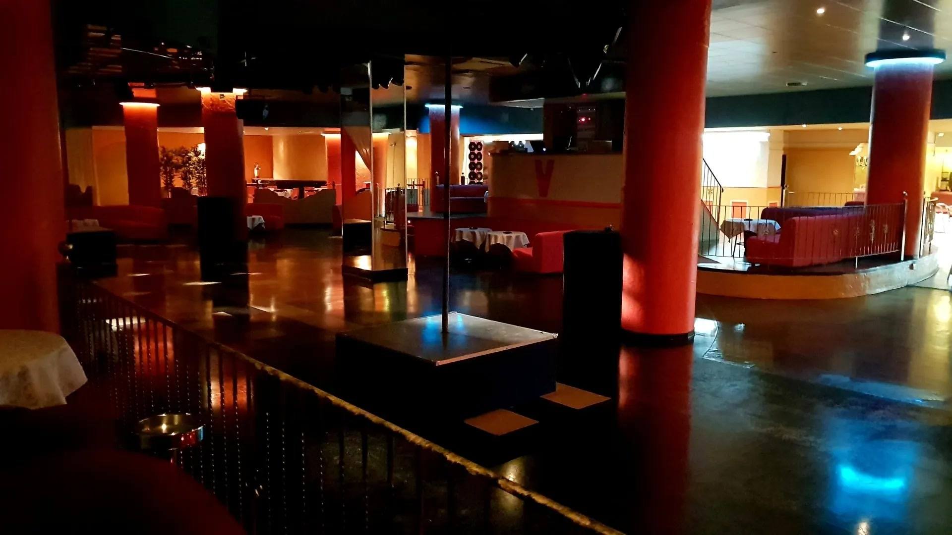 Venus Exclusive Night Club - Nightclub in Marina Di Montemarciano, Italy