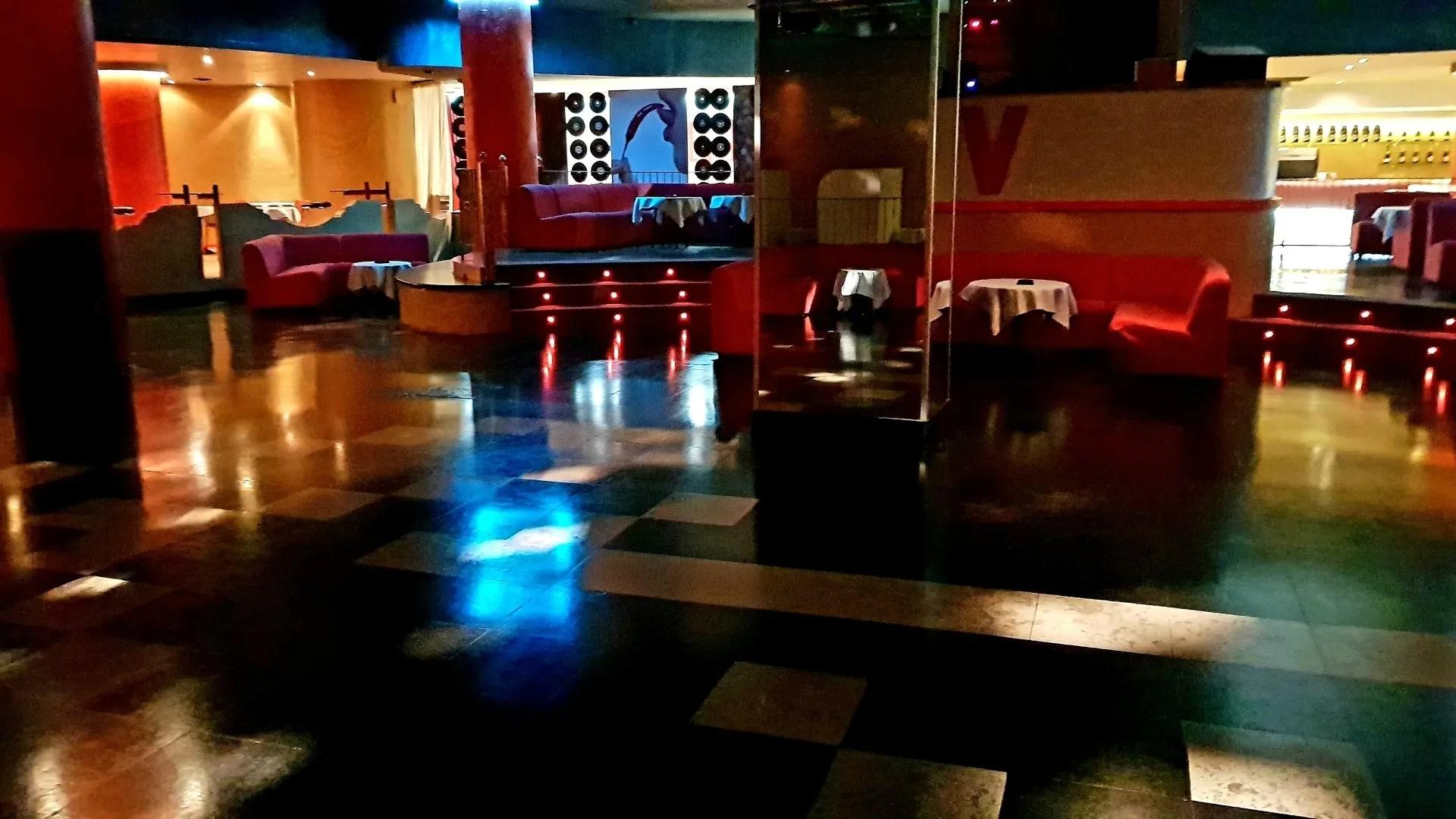 Venus Exclusive Night Club - Nightclub in Marina Di Montemarciano, Italy