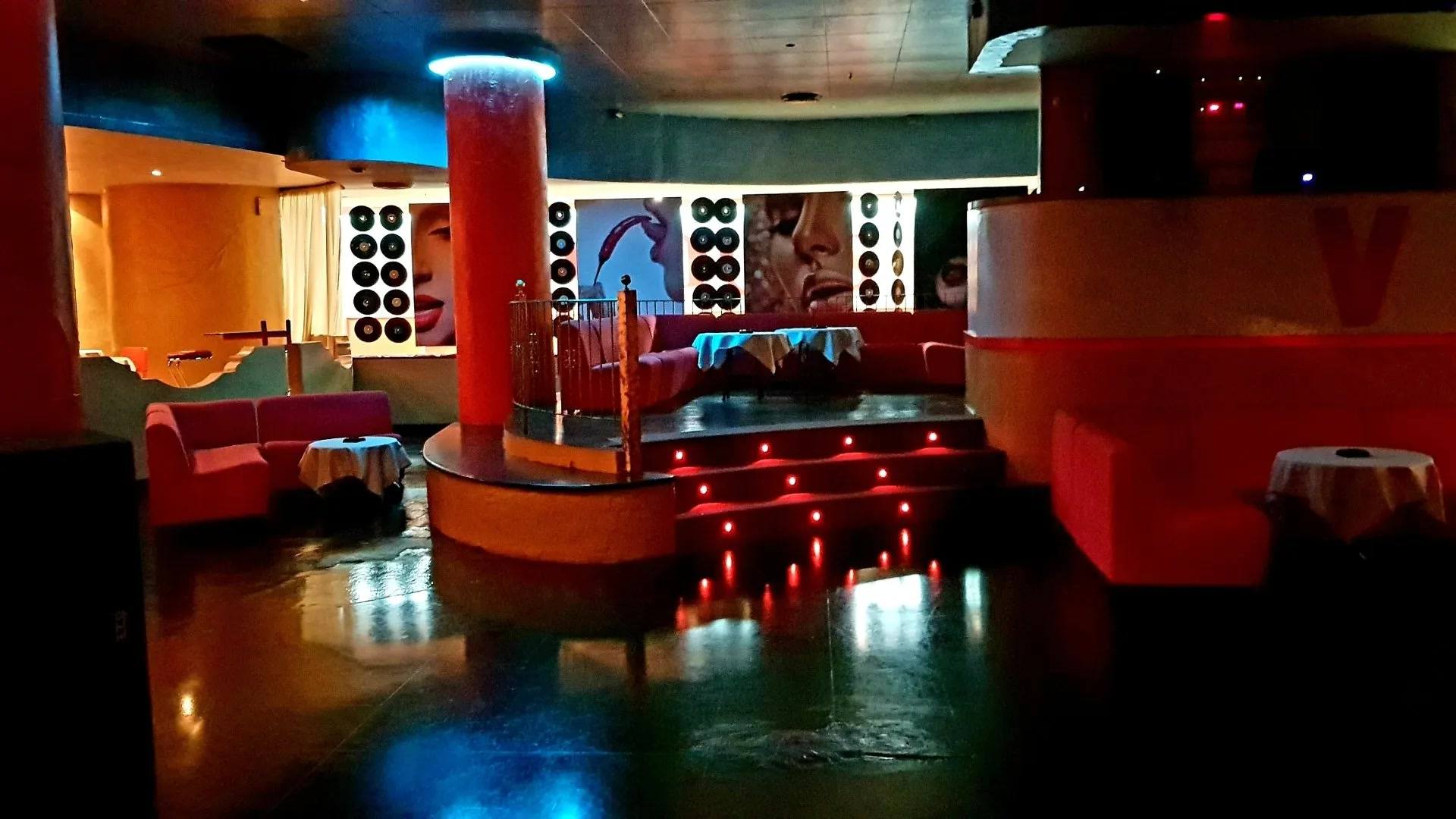 Venus Exclusive Night Club - Nightclub in Marina Di Montemarciano, Italy