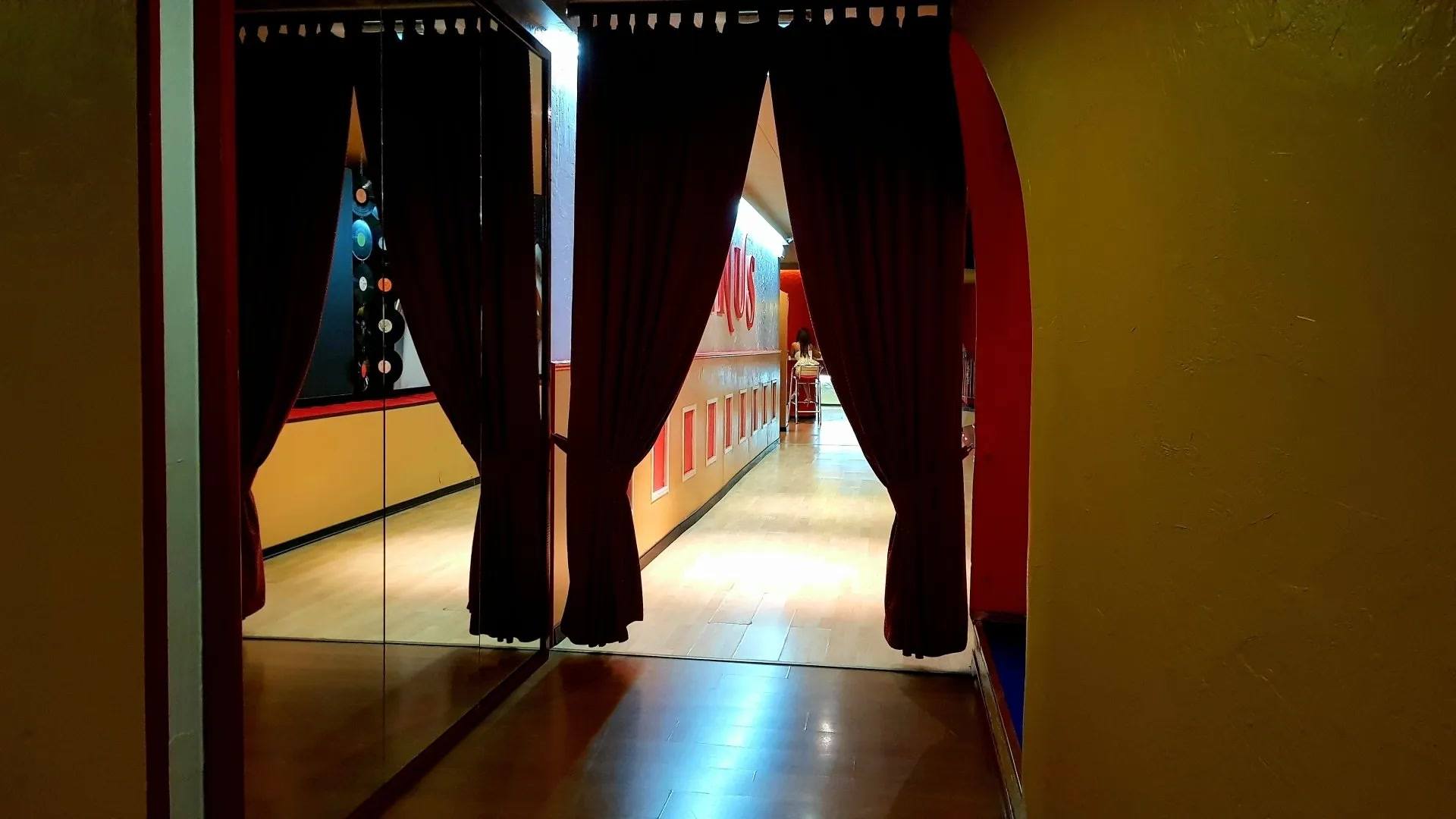 Venus Exclusive Night Club - Nightclub in Marina Di Montemarciano, Italy