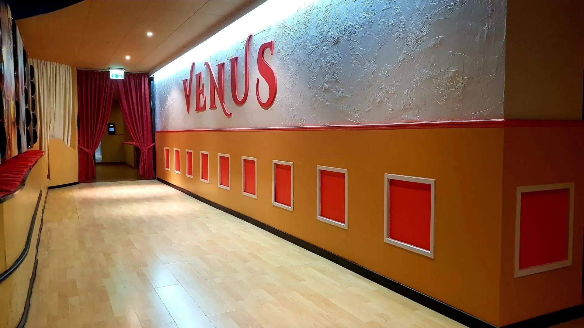 Venus Exclusive Night Club - Nightclub in Marina Di Montemarciano, Italy