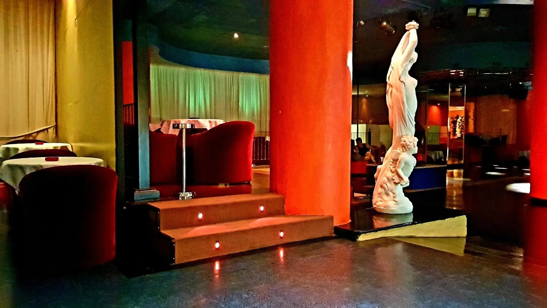 Venus Exclusive Night Club - Nightclub in Marina Di Montemarciano, Italy