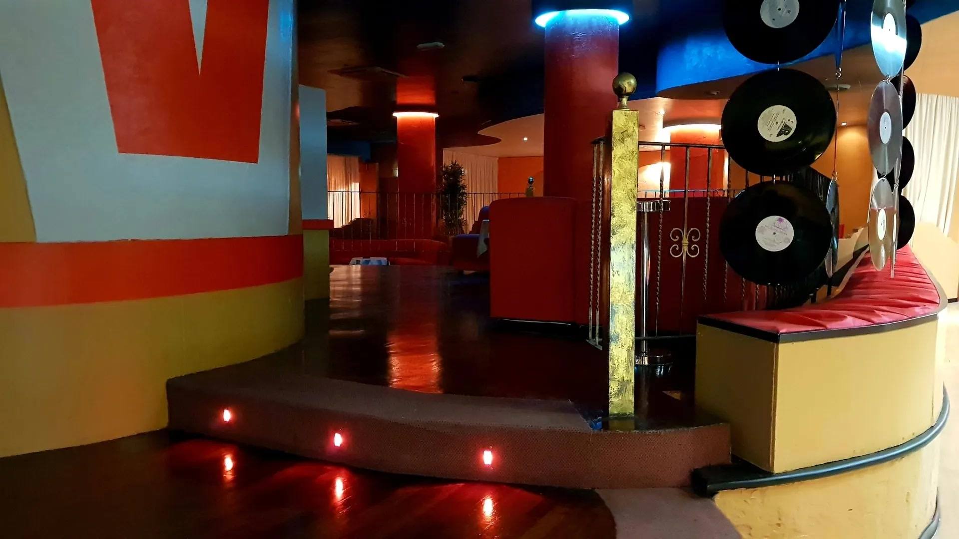 Venus Exclusive Night Club - Nightclub in Marina Di Montemarciano, Italy