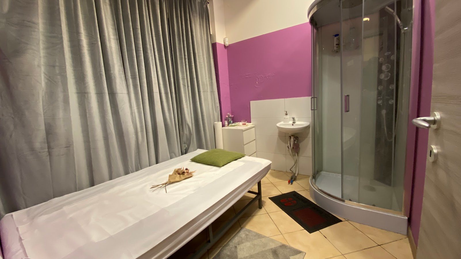 Armonia Centro Tuina - Erotic Massage in Milano, Italy