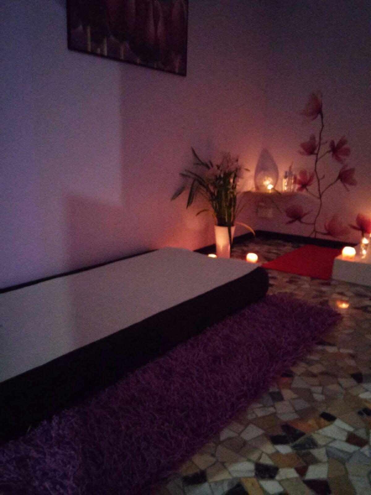 Massaggi Erotici Milano - Erotic Massage in Milano, Italy