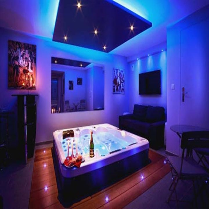 Qing Huai Qing - Centro Massaggi Cinese - Erotic Massage in Milano, Italy