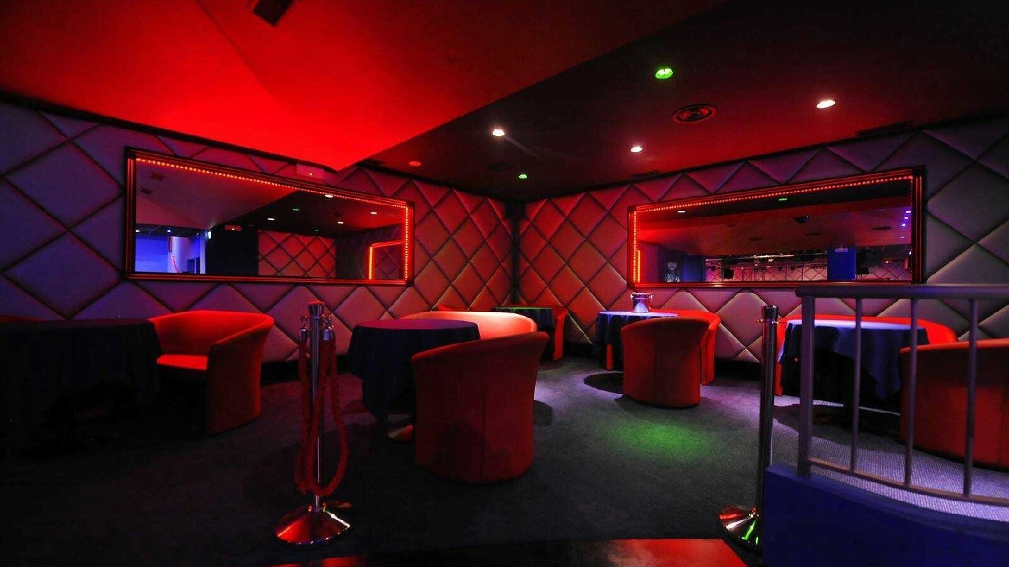 Luxy Club Milano Lap Dance - Nightclub in Milano, Italy