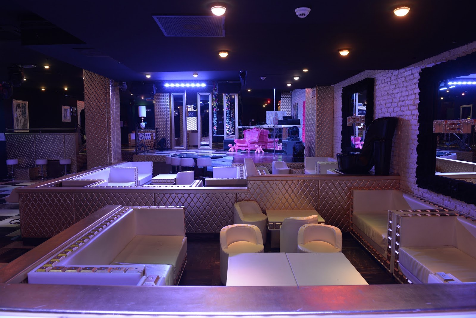 Pepenero Disco Night Club - Nightclub in Milano, Italy