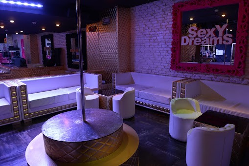 Pepenero Disco Night Club - Nightclub in Milano, Italy