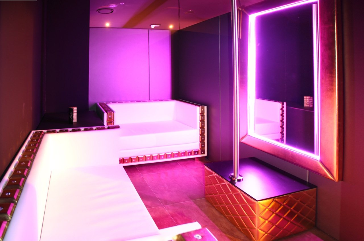 Pepenero Disco Night Club - Nightclub in Milano, Italy
