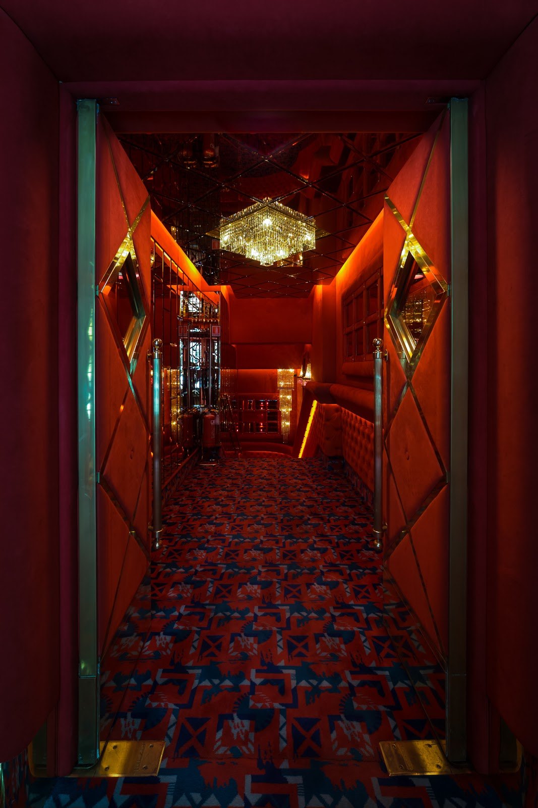 Shilling's Night Club - Nightclub in Milano, Italy