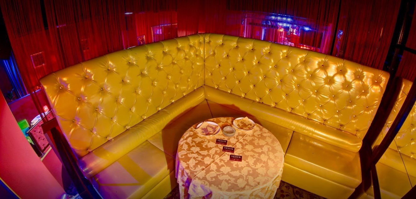 Venus Milano Centro - Luxury Strip Night Club / Vip Area Privé - Location Eventi - Nightclub in Milano, Italy