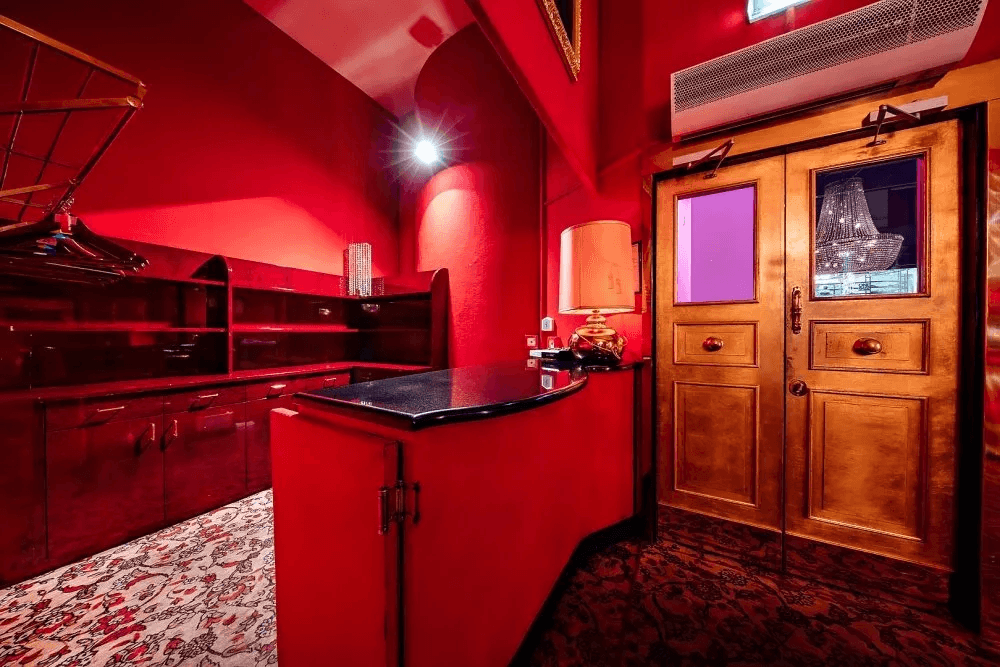 Venus Milano Centro - Luxury Strip Night Club / Vip Area Privé - Location Eventi - Nightclub in Milano, Italy