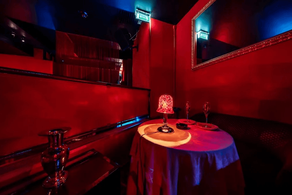 Venus Milano Centro - Luxury Strip Night Club / Vip Area Privé - Location Eventi - Nightclub in Milano, Italy