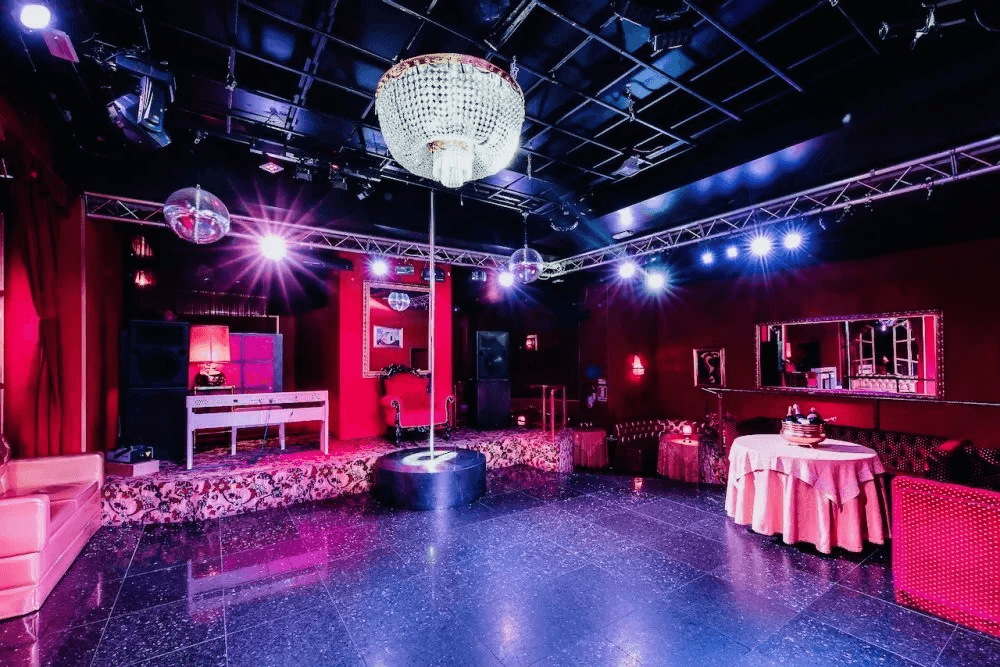 Venus Milano Centro - Luxury Strip Night Club / Vip Area Privé - Location Eventi - Nightclub in Milano, Italy