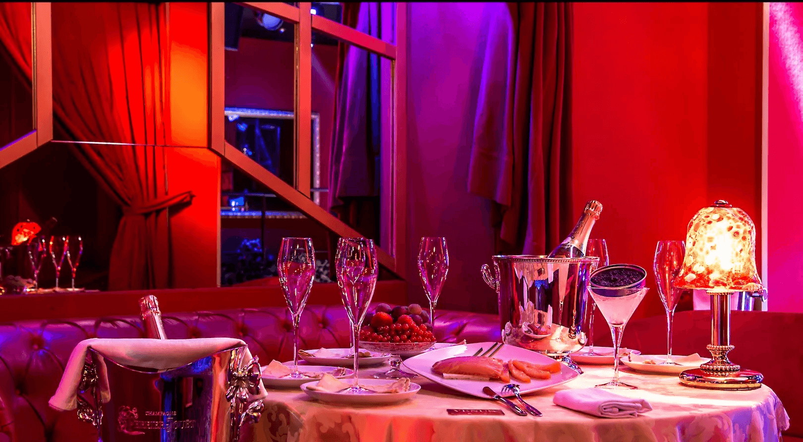 Venus Milano Centro - Luxury Strip Night Club / Vip Area Privé - Location Eventi - Nightclub in Milano, Italy