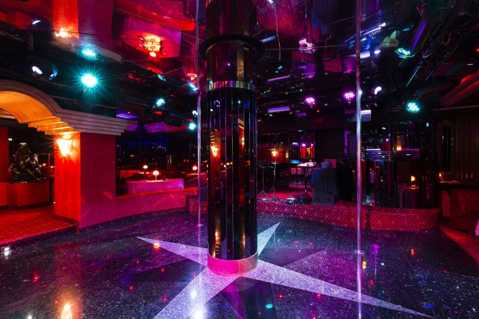 William's Le Roi - Nightclub in Milano, Italy