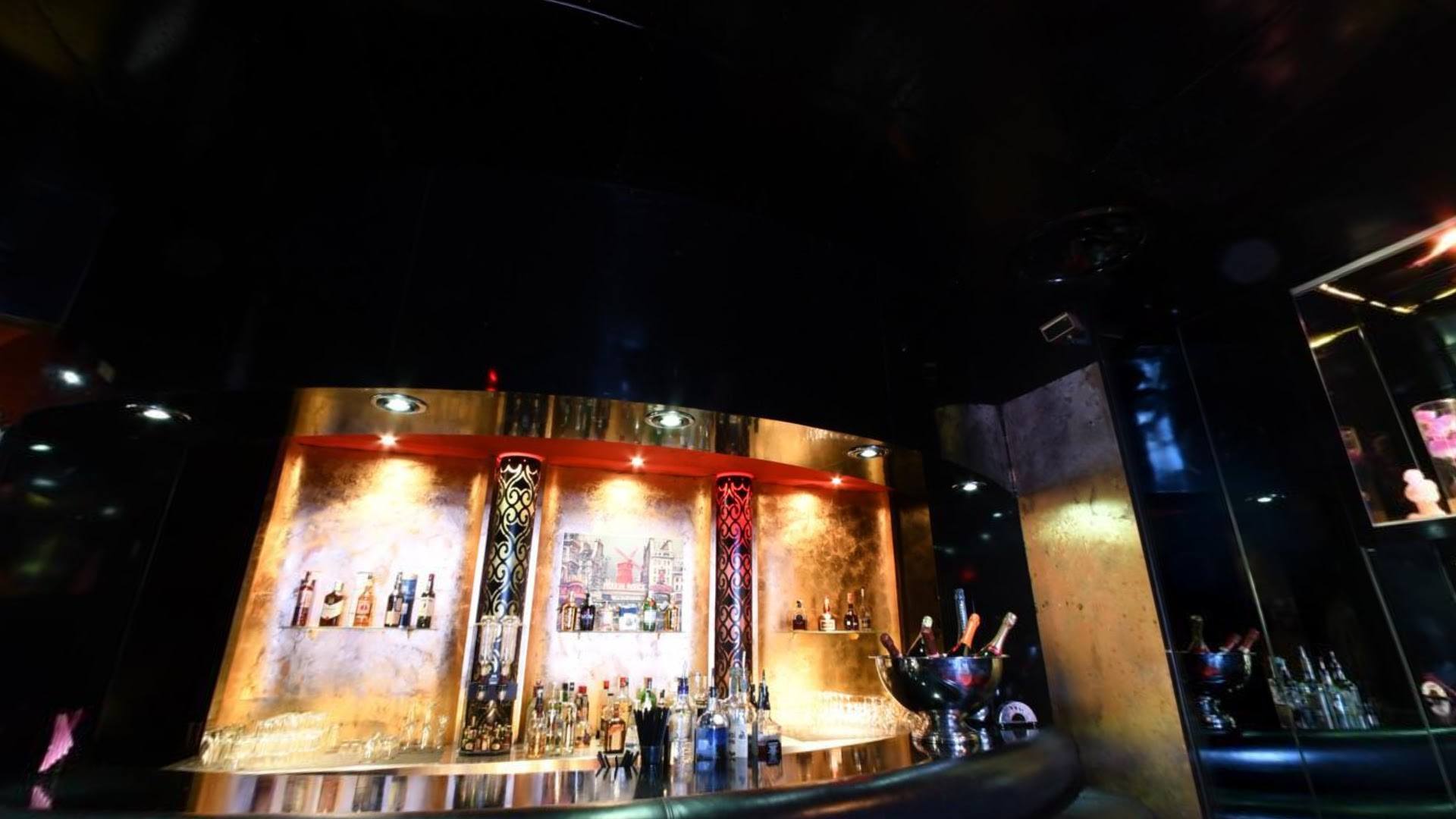 Night Club Le Moulin Rouge - Nightclub in Ponti Sul Mincio, Italy
