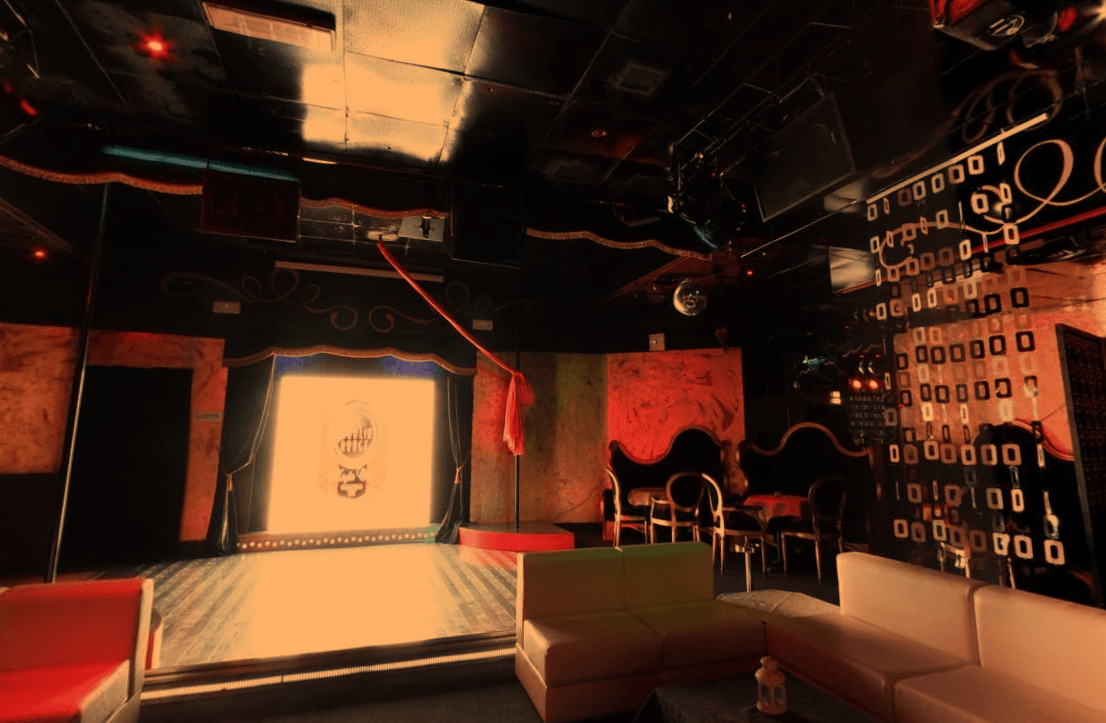 Night Club Le Moulin Rouge - Nightclub in Ponti Sul Mincio, Italy